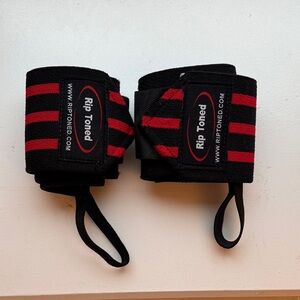 Rogue Black and Red Wrist Wraps